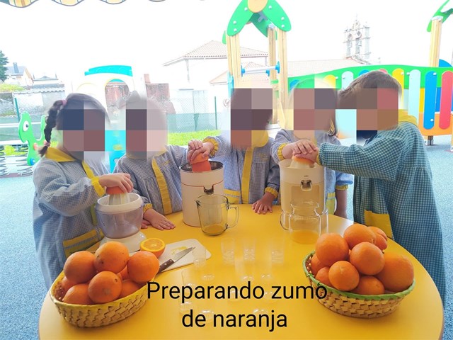 Preparando zume de laranxa